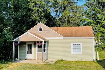 Image de 15 Min Walk to Notre Dame! Charming Cottage