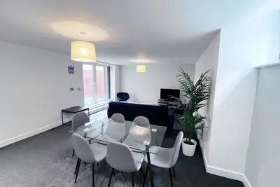 Image de Stunning 2-Br near Salford Royal Free Parking