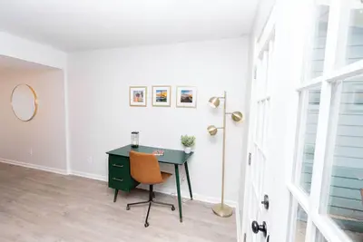 Image de 3-bedroom townhome minutes to Chs, Shem Creek, and beaches