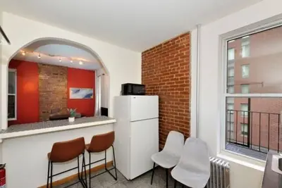 Image de Cozy 2br Apartment - Prime Location!