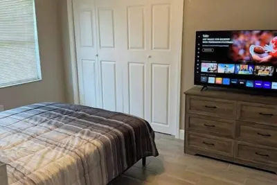 Image de 4 Bedrm Central Home w/Gameroom\n\n