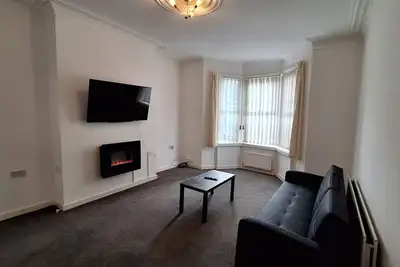 Image de Your Home Away From Home: A Spacious Gateshead Retreat for a Grand Getaway.