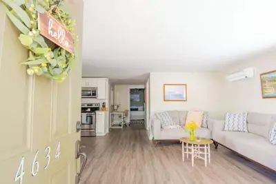 Image de Charming Park Circle Cottage - Close to Downtown and Beaches! \n