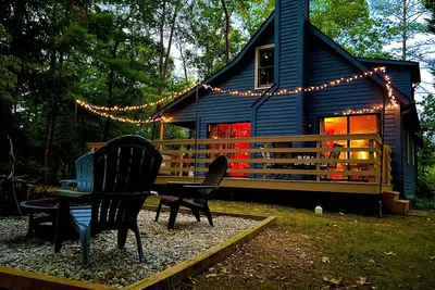 Image de < 1 Mi to Bryce Resort: Quiet Cabin w\/ Hot Tub!