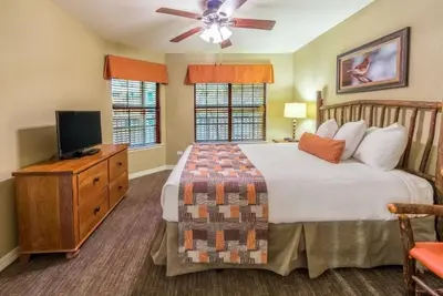 Image de 2 Spacious Villas w\/ Living Area & Kitchen | Balcony w\/ Scenic View