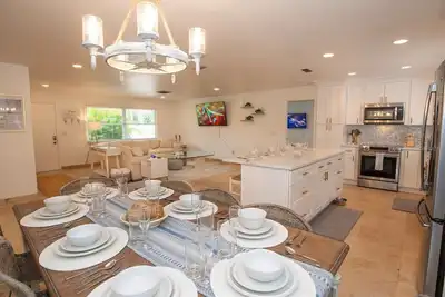 Image de Charming 3-bedroom beach house in enchanting Sarasota only 8 minutes to Siesta