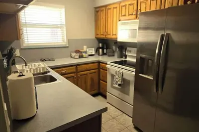 Image de 12 Bed Home @ Cowboys Stadium Doors Spa and Pool\n\n