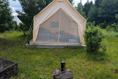 Image de Cabin Tent On Working Ranch Near Bethel Woods