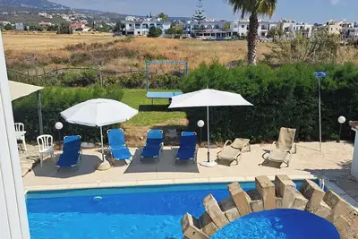 Image de Large villa close to coral bay beach and all amenities \/ car not needed