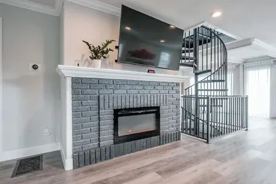Image de Newly remodel Historic Coast Guard house 4-bedroom in awesome Newport with WiFi