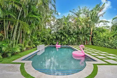 Image de Luxury Boutique with Pool & Jacuzzi, Flamingo Park