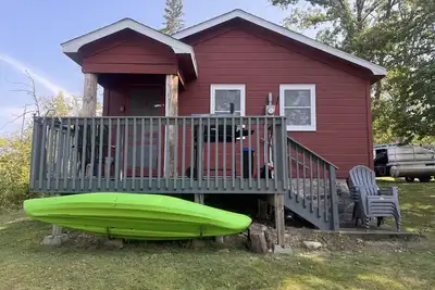 Image de Red Cabin Retreat on Island Lake - Perfect for Fishing & Wildlife Lovers