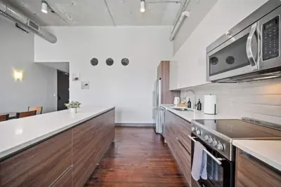 Image de Downtown Dallas Gem: Your Perfect Urban Retreat 14
