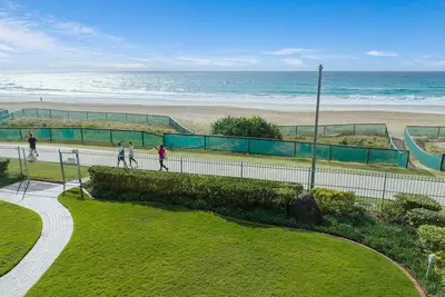 Image de Absolute Beachfront Apartment 3b Pool Spa