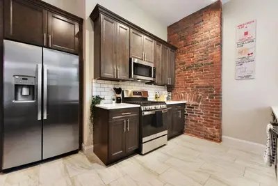 Image de Netflix+Bbq+FreeParking Near Shops in East Liberty