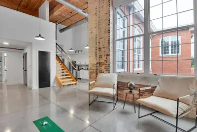 Image de Huge, Open Loft | Arts District | 5 mins to Dt Gvl