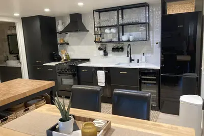 Image de Beautifully Remodeled Condo in Unbeatable Location! Walk to Gondola & Downtown