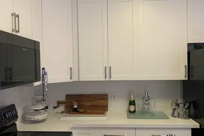 Image de Beautiful Spacious 4-bedroom house 2 1/2 bathroom formal living room and dining