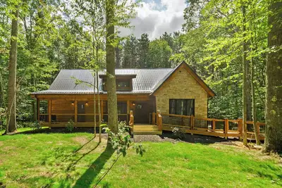 Image de Mountain Laurel: New, Lake Access w. Dock Slip, Hot Tub, Dogs Ok
