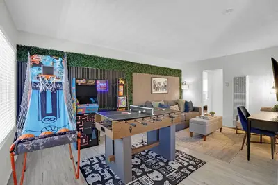 Image de 6th Haven, Arcades, King Size Bed, Fun Games, 1 Mile to Beaches, Ac Unit, Fits 6
