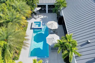 Image de New Modern Oasis in Delray Beach