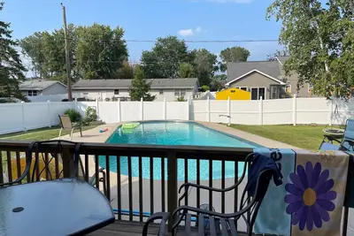 Image de Spacious 4-bedroom house - 3 blocks from Lambeau! Price Reduced!