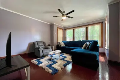 Image de Cozy 2br Self-checkin unit in Chicago l Few Steps from Dt I Car Rental Available