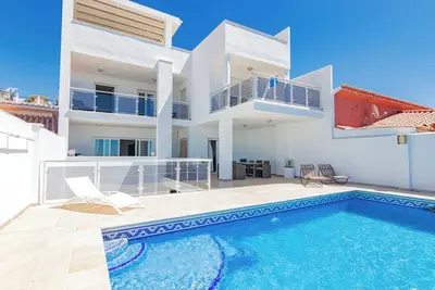 Image de Villa 'Casa Flores 047' avec vue sur la mer, Wi-Fi et climatisation