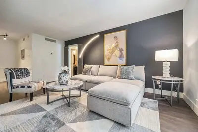 Image de Spring Deals | Walk to Galleria | Holiday-Ready