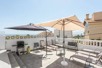 Image de Villa 'Pedregalejo Vistas Al Mar' avec vue sur la mer, Wi-Fi et climatisation