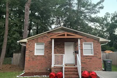 Image de Fresh and relaxing home on a quiet street in  Haymount near Fsu and Fort Liberty