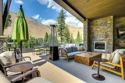 Image de Luxury Alpine Home w\/ Hot Tub: 1 Mi to Sun Valley!