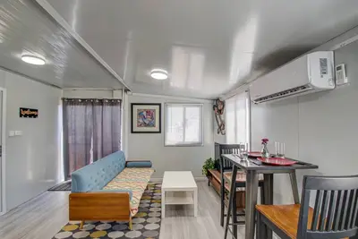 Image de Modern Tiny Home in Historic Garfield District | Same Day Bookings Available! Convention Center