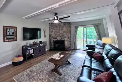 Image de New to our rental program! Cozy and charming 2 bedroom, 1 bath condo