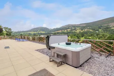 Image de The Willows, pet friendly, with hot tub in Llangollen