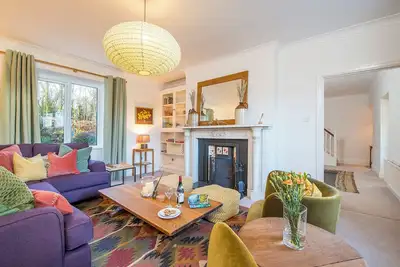 Image de Old Farm For Four, Holiday Cottage East Orielton, Nr Bosherston, Sleeps 4, 2 bedrooms, bathrooms