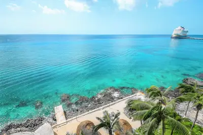 Image de Caribbean Dream Ocean Front Condo El Cantil 6bn