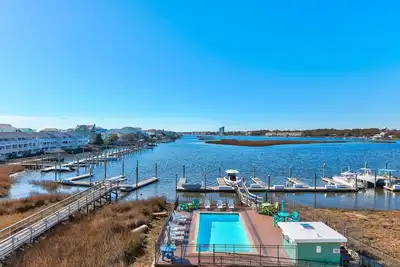 Image de 🌴Pelican Pointe-Stunning Canal Views w/ Fishing Dock! 🌴