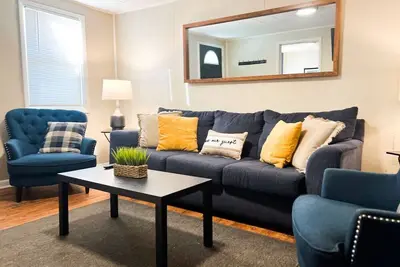 Image de 3br Home: 6 Beds, 4 TVs, Large Parking Area