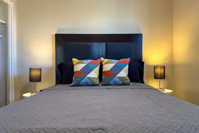 Image de 4 Apartments w/ 4 Bedrooms & Parking + Wifi