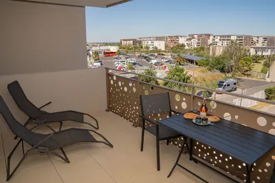 Image de Confortable T2 avec terrasse, parking & vue étang