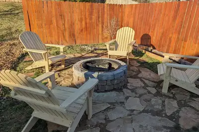 Image de Charming 3-Bedroom Retreat with Fenced Yard & Fire Pit in North Jackson