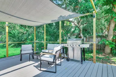 Image de Centrally Located Merritt Island Cottage w/ Deck!