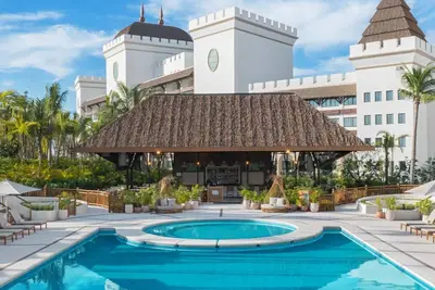 Image de 2| Mayan Palace | Lux Resort | Concierge | Pool
