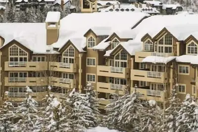Image de 3| St. James Place | Lux Resort | Gym | Sauna | Spa