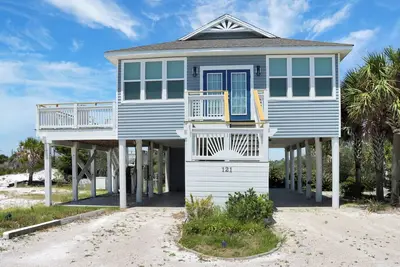 Image de Salty Dolphin: Beachside Gem Near Park & Trail