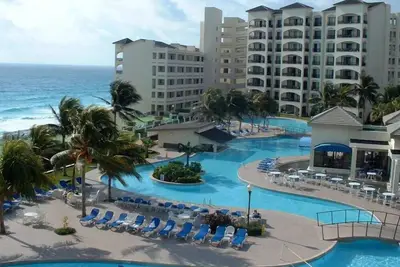 Image de Royal Islander | Concierge | Lux Resort | Pool | Gym