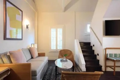 Image de Vibrant 2 Floor Loft Ideal for Relaxing Escape in Key West - Near Duval St
