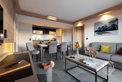 Image de Wifi, vue montagne, piscine, sauna, hammam, balcon, parking, télévision, casier à ski, 60m²