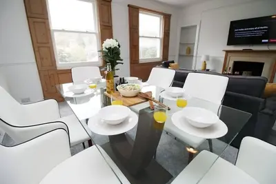Image de Appartement de vacances Bathwick pour 1 - 7 personnes avec 3 chambres à coucher - Maison mitoyenne